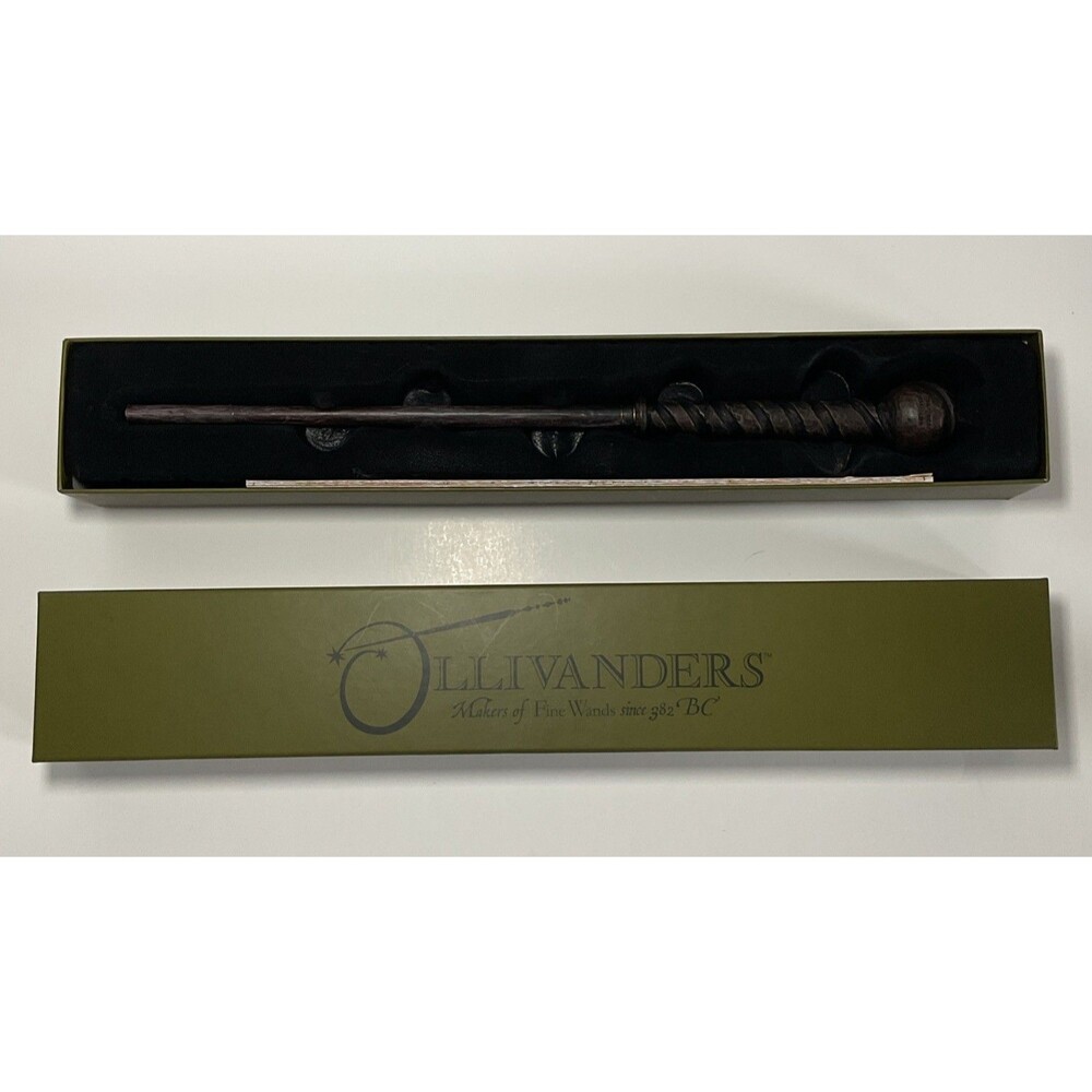 Wizarding World of Harry Potter Ollivander's Interactive Wand (Willow)
